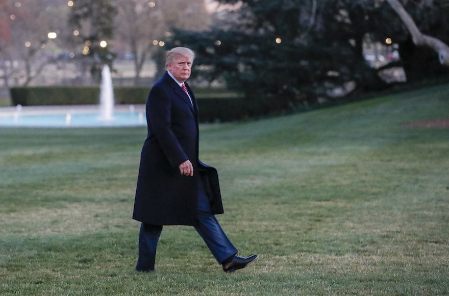 Click image for larger version  Name:	trump-lawn.jpg Views:	0 Size:	105.9 KB ID:	502819